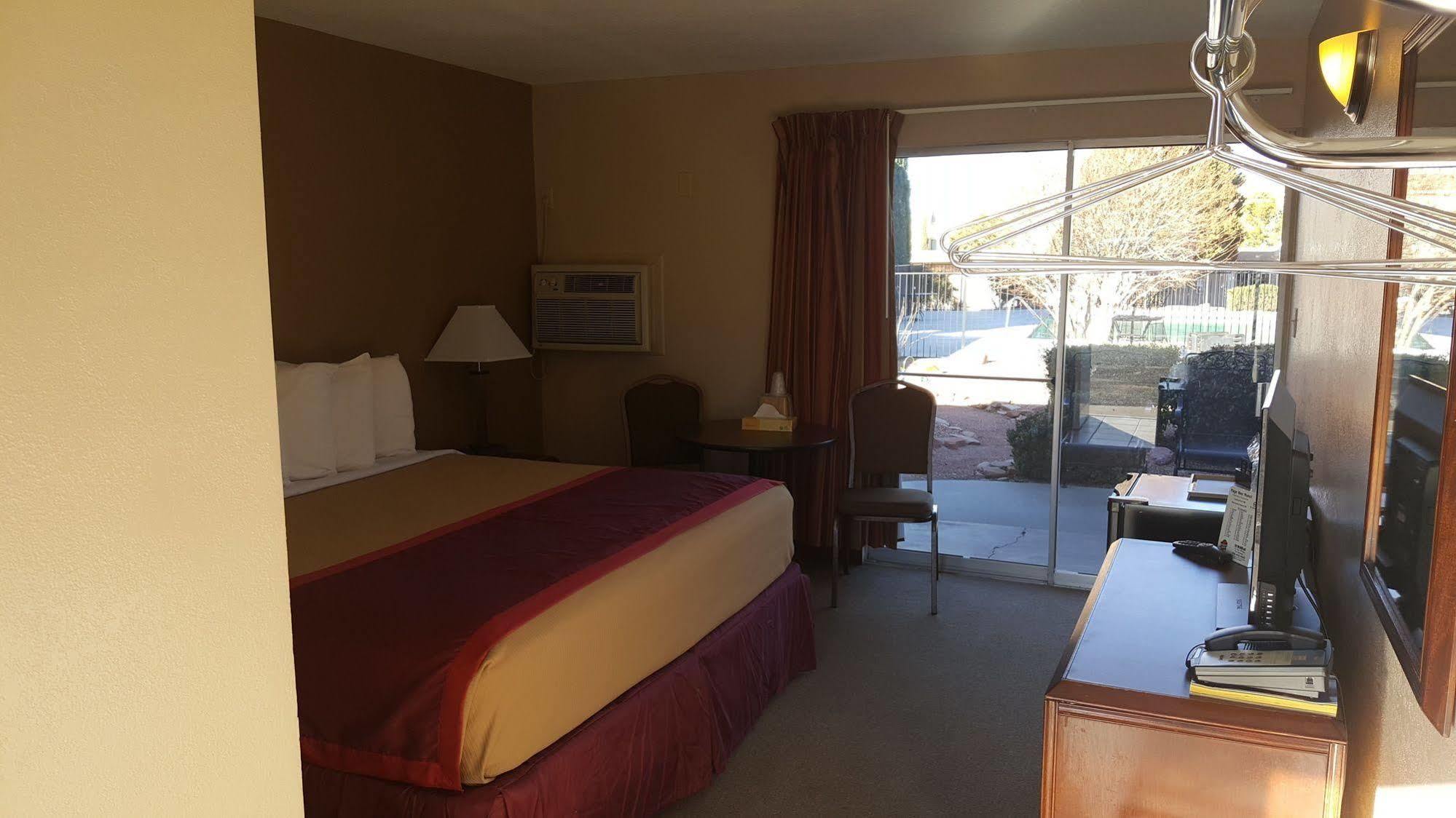 Lake Powell Canyon Inn Page Exteriör bild