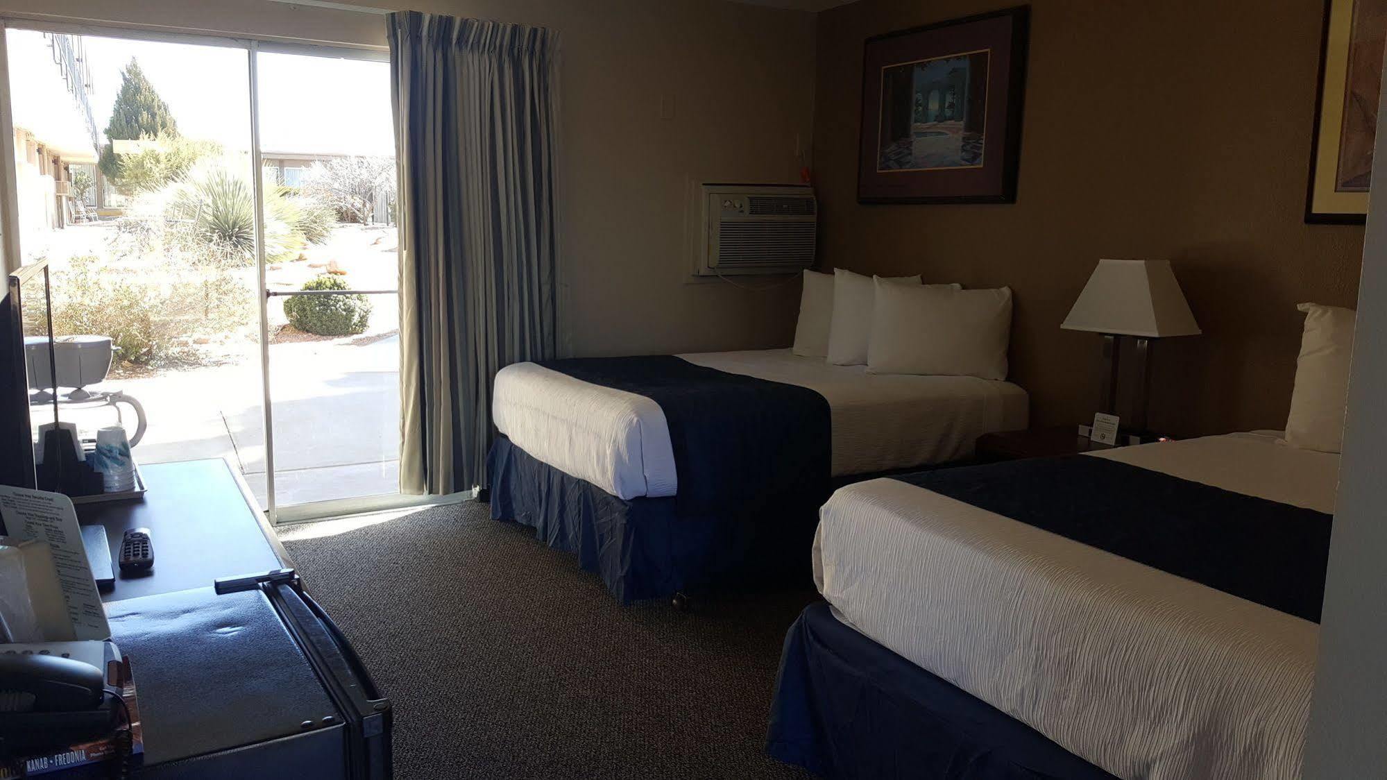 Lake Powell Canyon Inn Page Exteriör bild